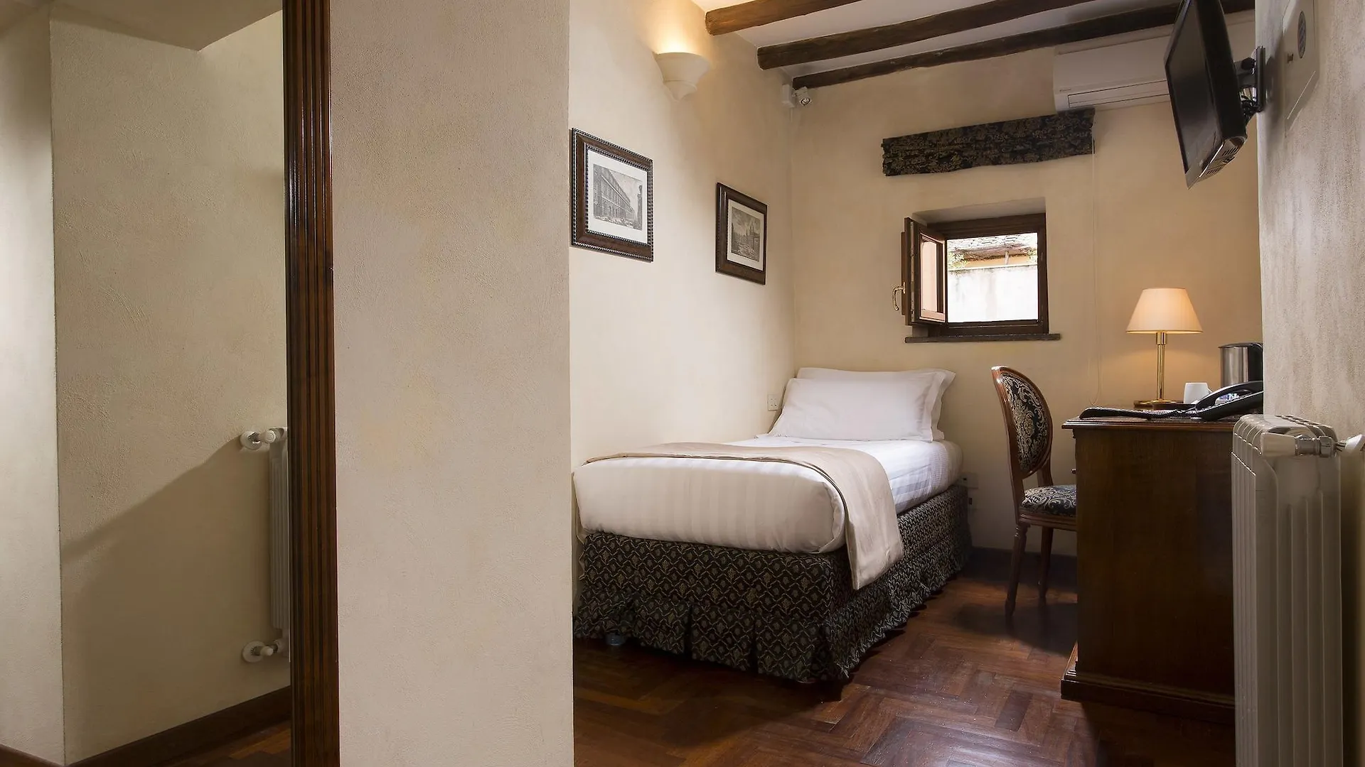 Hotel Teatro Pace Rome