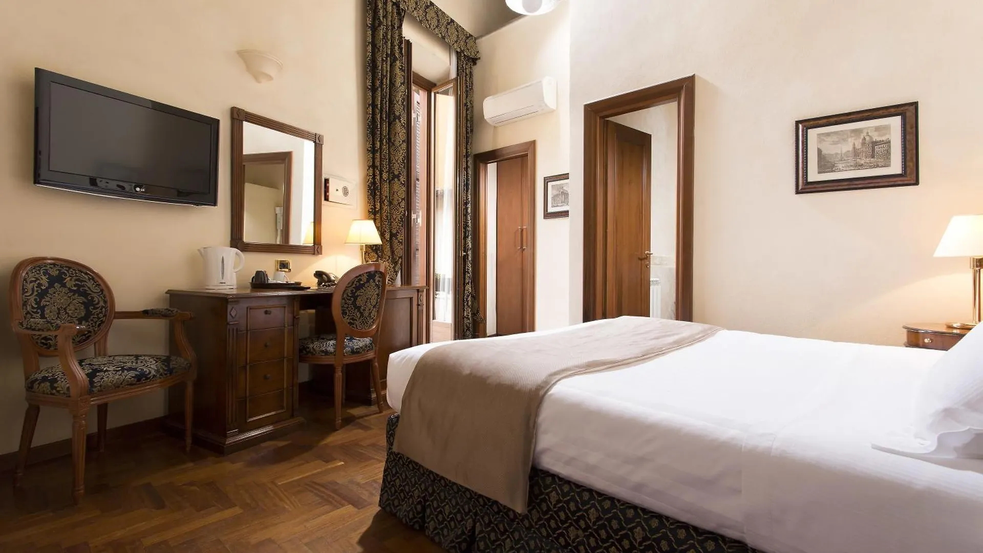 Hotel Teatro Pace Rome 3*,