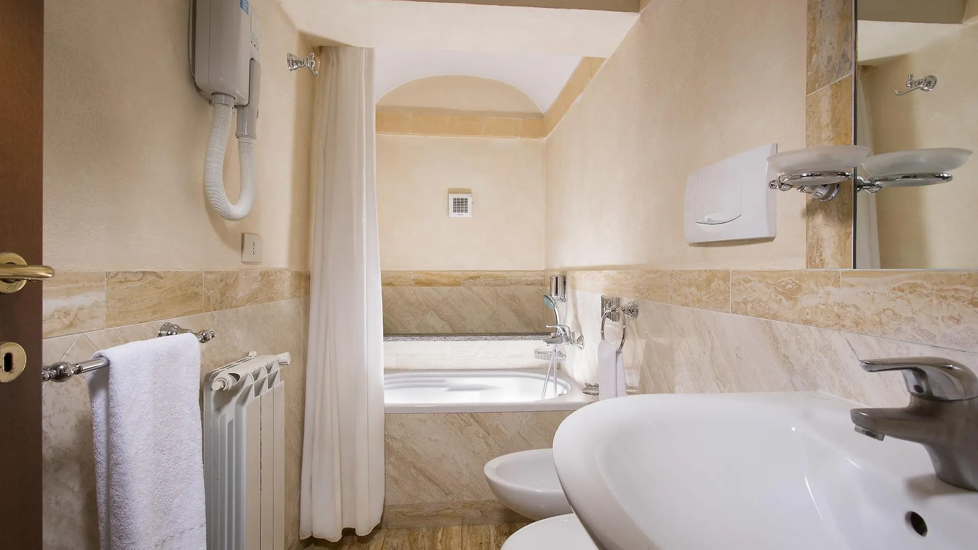 Hotel Teatro Pace Rome