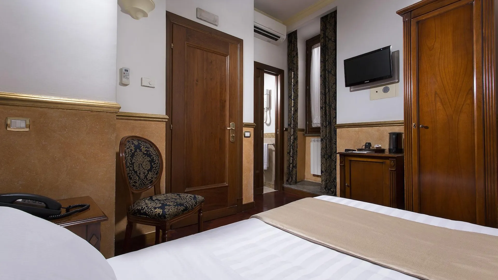 ***  Hotel Teatro Pace Rome Italie
