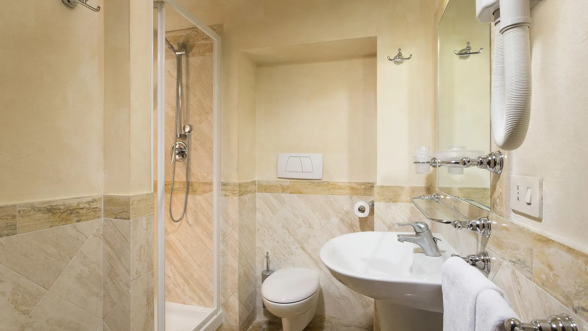 ***  Hotel Teatro Pace Roma Italia