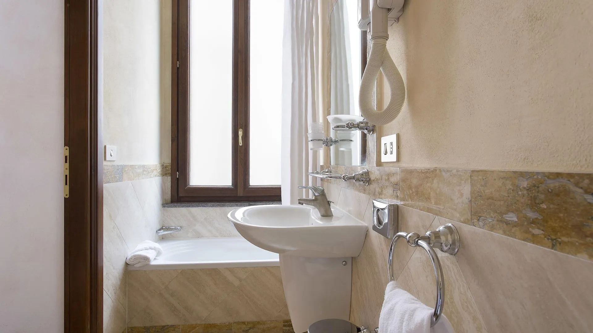 Hotel Teatro Pace Rome
