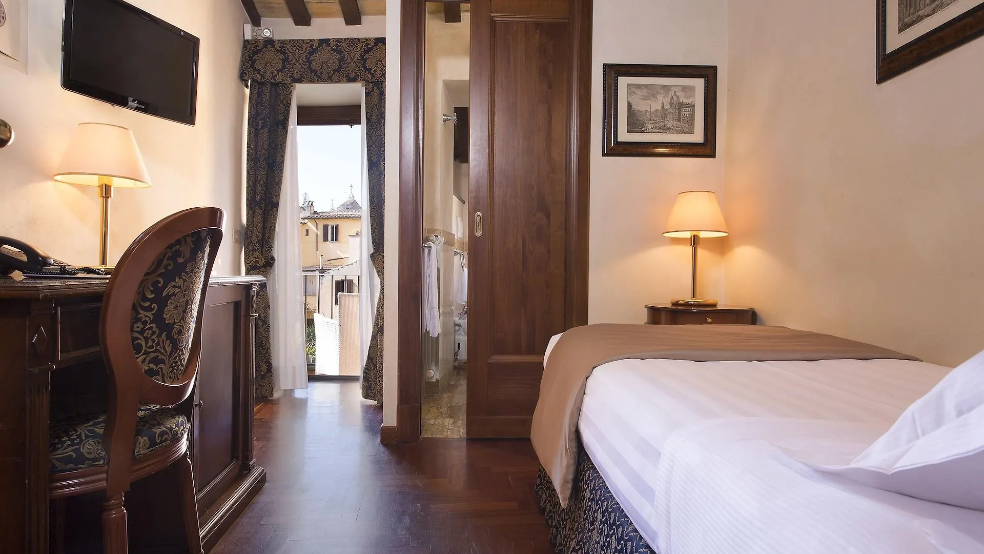 Hotel Teatro Pace Roma 3*,
