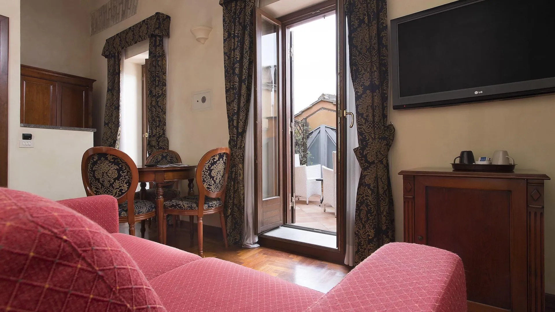 Hotel Teatro Pace Rome